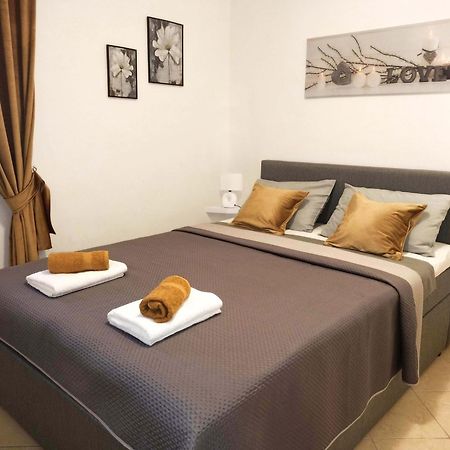 Apartman Dora 普拉 外观 照片