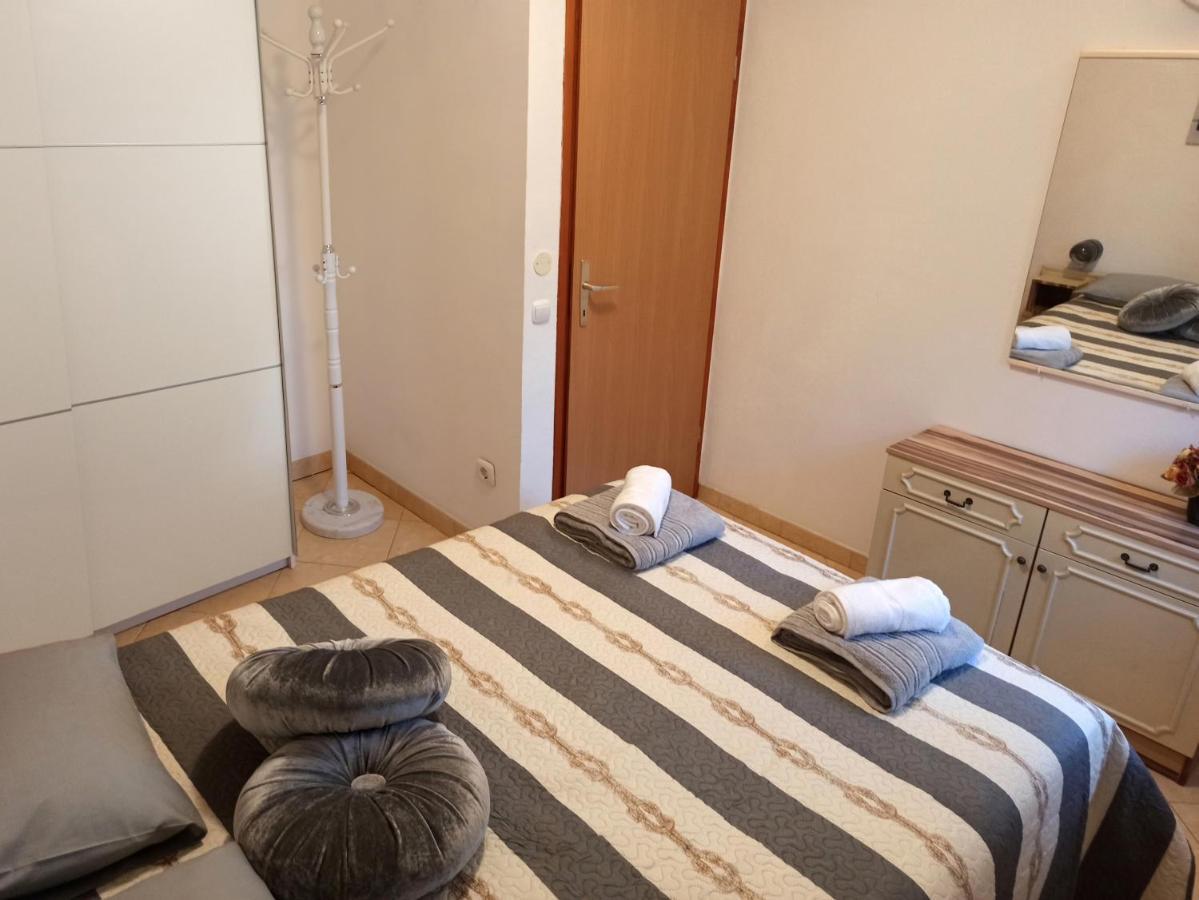 Apartman Dora 普拉 外观 照片