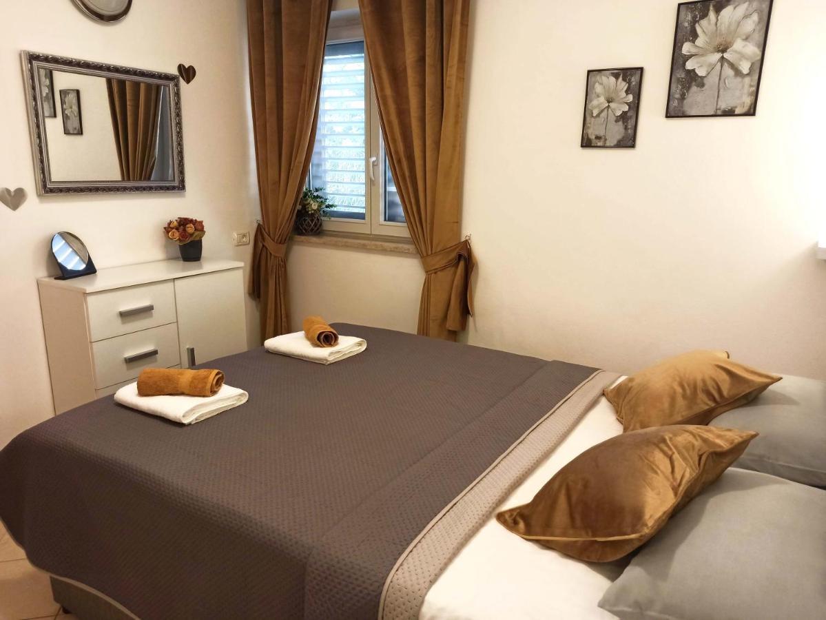 Apartman Dora 普拉 外观 照片