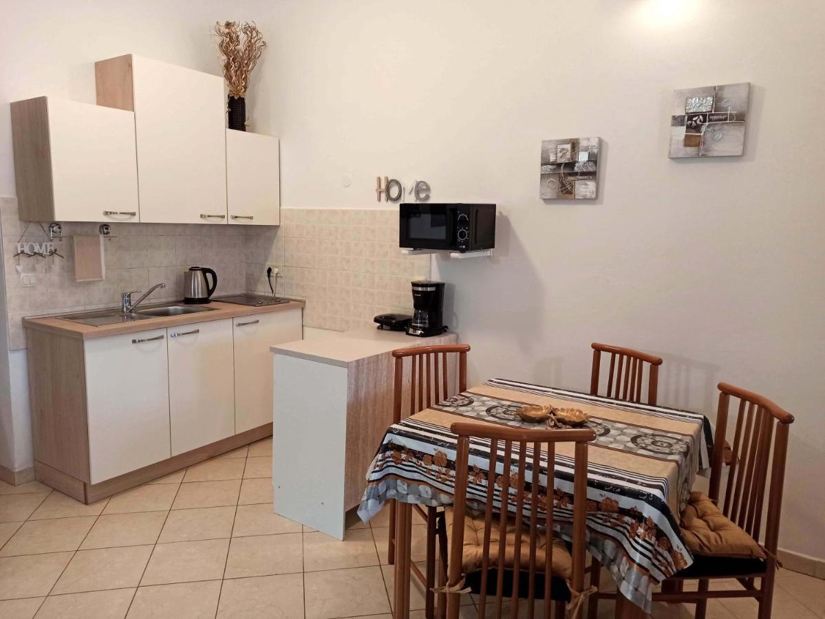 Apartman Dora 普拉 外观 照片